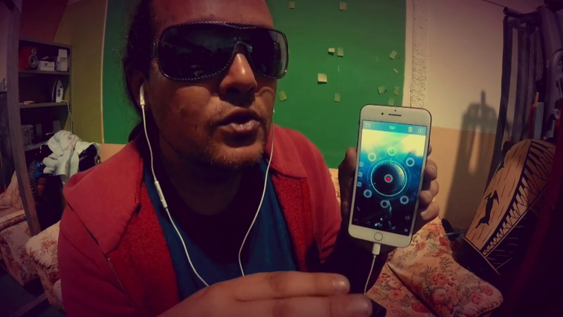 Frame 109.320833 de: Germ&aacute;n Scasso se despide de Stevie Wonder con un precioso cover de 'Isn't She Lovely'