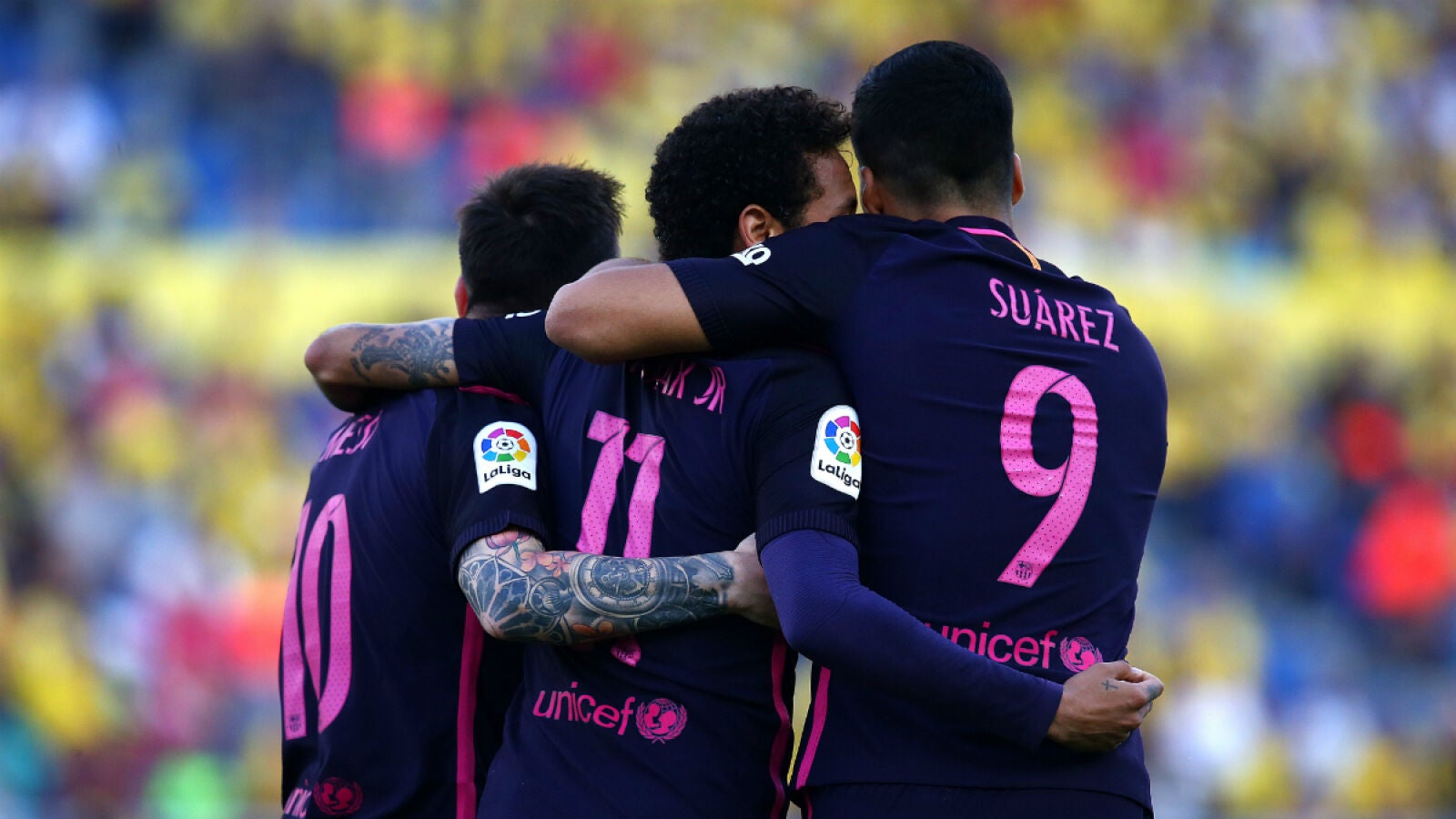 El Barcelona gana a Las Palmas y la Liga se decidirá en la última jornada