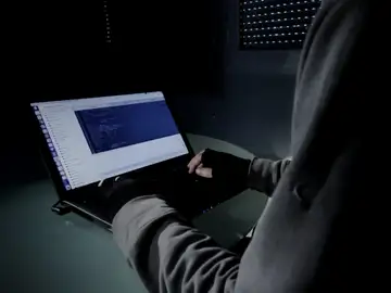 Un hombre es detenido por ofrecer dinero a través de un red social a cambio de sexo a un menor Un hombre es detenido por ofrecer dinero a través de un red social a cambio de sexo a un menor
