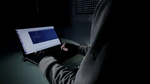 Un hombre es detenido por ofrecer dinero a través de un red social a cambio de sexo a un menor Un hombre es detenido por ofrecer dinero a través de un red social a cambio de sexo a un menor