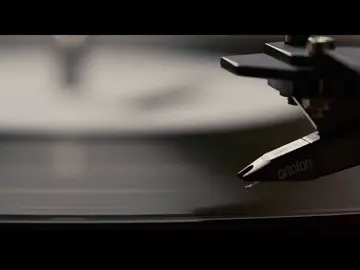 Frame 0.0 de: Los vinilos vuelven con fuerza y generan ventas de medio millón de unidades al año en España Frame 0.0 de: Los vinilos vuelven con fuerza y generan ventas de medio millón de unidades al año en España