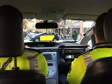 Agentes de la Guardia Urbana en Barcelona Agentes de la Guardia Urbana en Barcelona