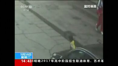 Una niña sobrevive a un atropello en China