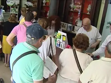 Frame 31.744637 de: Los cruceristas aprovechan para comprar medicinas en España Frame 31.744637 de: Los cruceristas aprovechan para comprar medicinas en España
