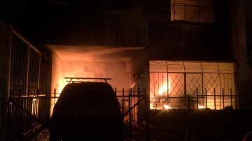 Bomberos de Guadalajara, en México, apagando un incendio