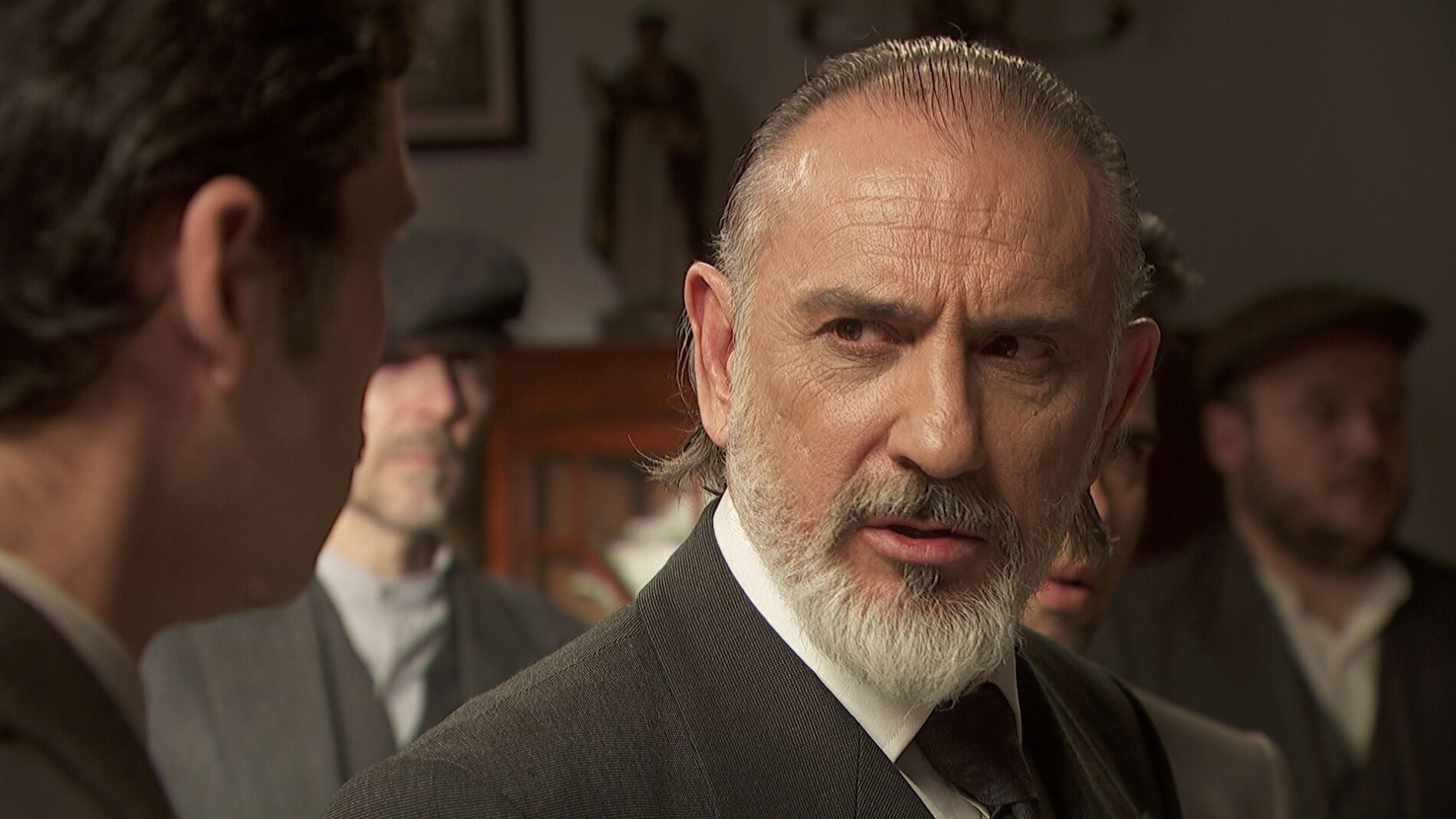 Crist&oacute;bal Garrigues, humillado por su padre ante la mirada de todos