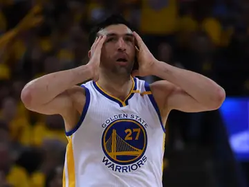 Zaza Pachulia, en el primer partido de la final del Oeste ante los Spurs Zaza Pachulia, en el primer partido de la final del Oeste ante los Spurs