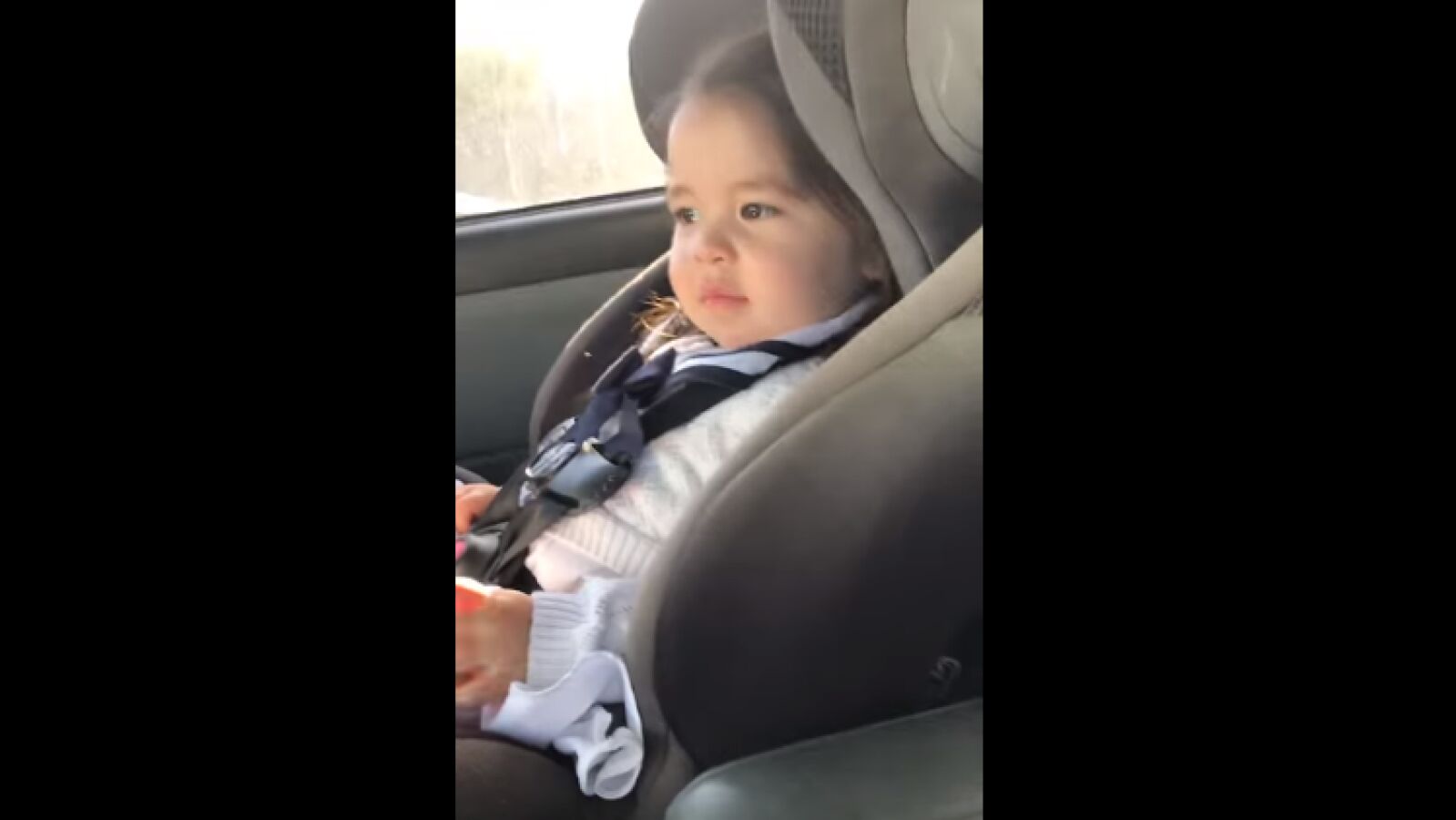 Una hermosa niña se adueña de las redes sociales bailando a ritmo de Bruno Mars 