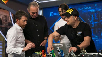 Descubre el primer grupo de música creado con robots de Lego