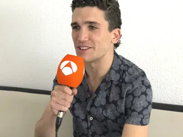 Jaime Lorente: "A raíz del amor van a pasar cosas horribles que van a reconducir el atraco" Jaime Lorente: "A raíz del amor van a pasar cosas horribles que van a reconducir el atraco"