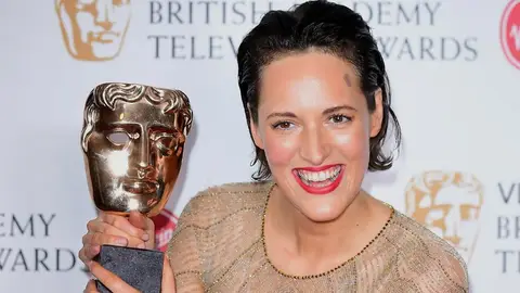 Phoebe Waller-Bridge con su premio por 'Fleabag' Phoebe Waller-Bridge con su premio por 'Fleabag'