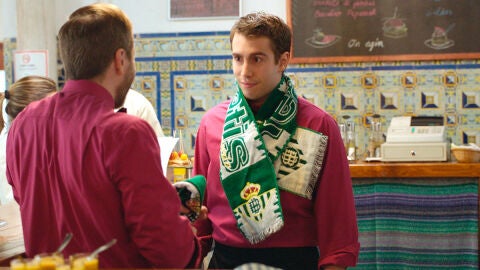 Rafi decide recuperar el tiempo perdido con su hijo