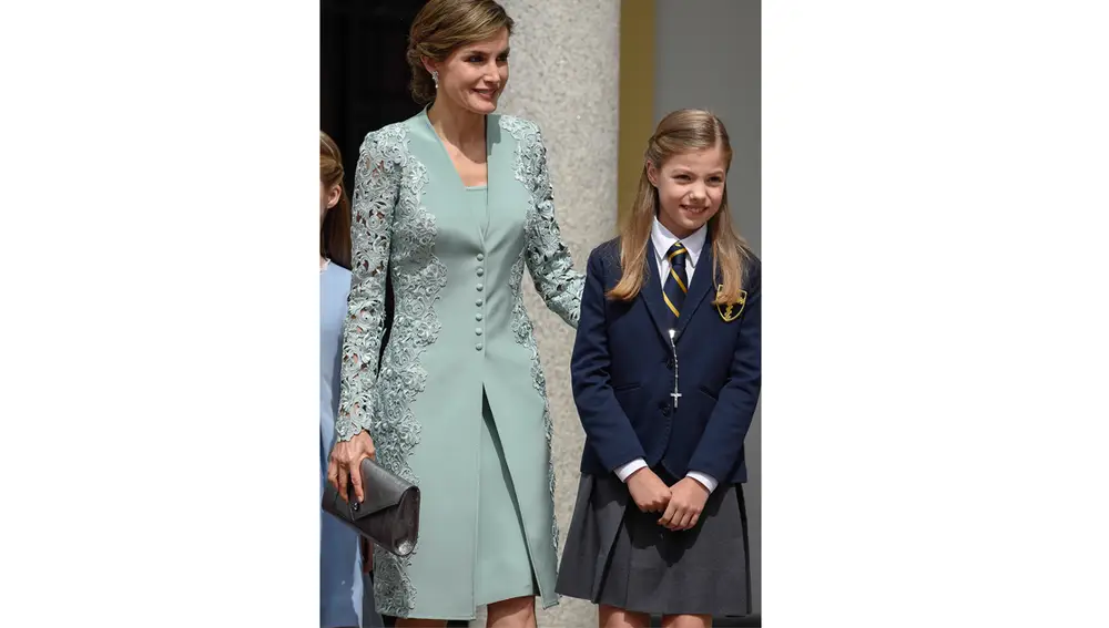 La reina Letizia junto a la infanta Sofía