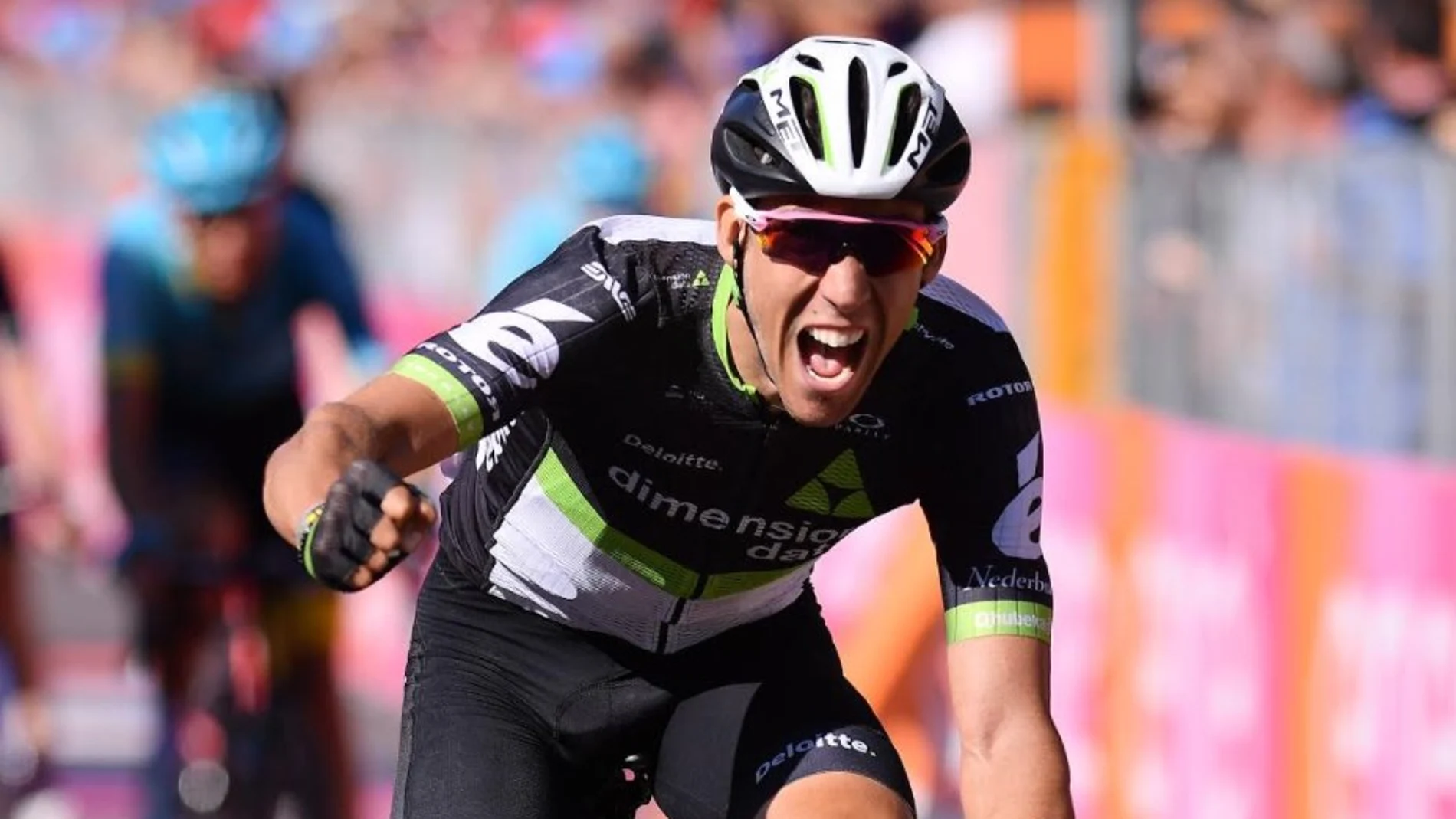 Omar Fraile festeja la victoria en el Giro Omar Fraile festeja la victoria en el Giro