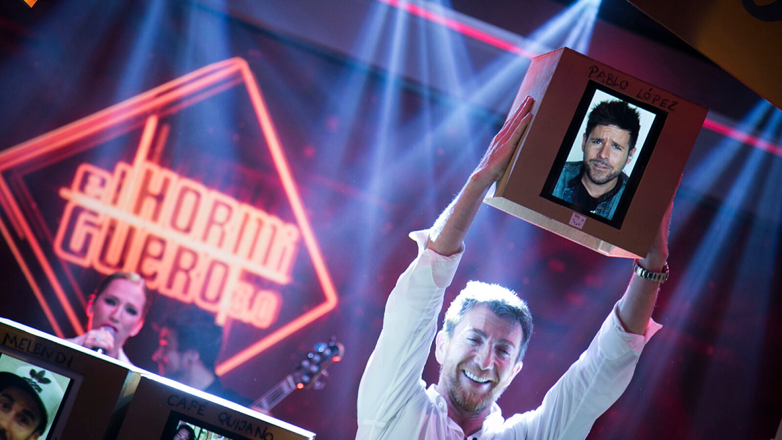 'El Hormiguero' homenajea a Alejandro Sanz con la versión más emotiva de 'Corazón Partío', interpretada por grandes artistas