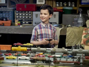 Iain Armitage como el pequeño Sheldon Cooper Iain Armitage como el pequeño Sheldon Cooper