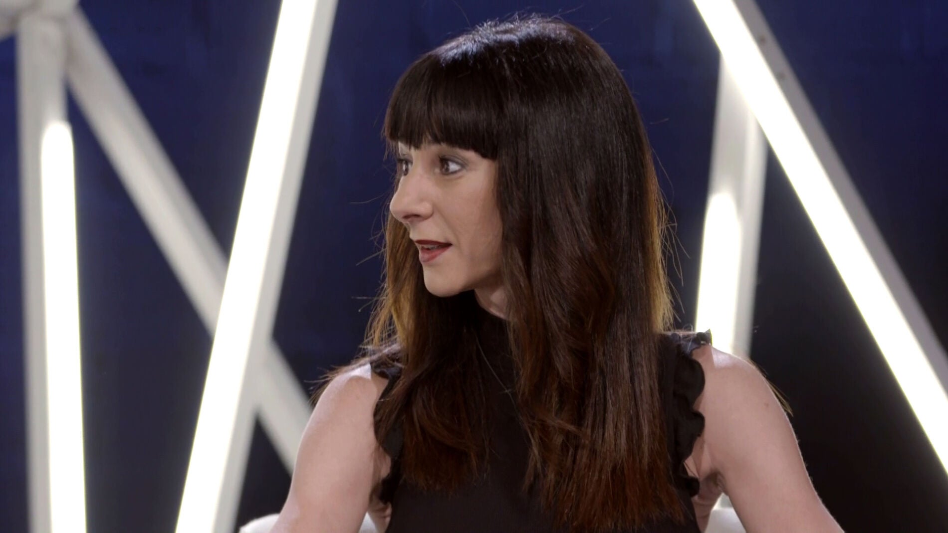 Esther Mart&iacute;nez Lobato: "Todos los personajes tienen sorpresas"