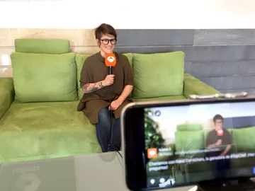 Rakel en el directo a través de Facebook Live Rakel en el directo a través de Facebook Live