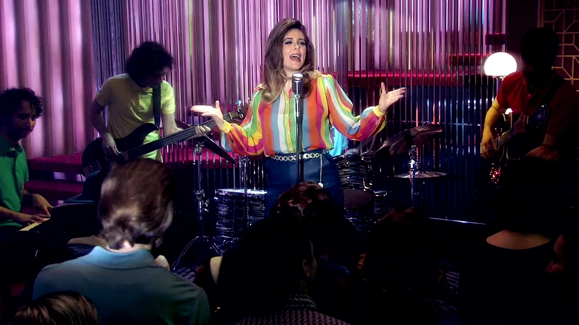 Lola y Los Melódicos enamoran con su música en el 'King's Road Club'
