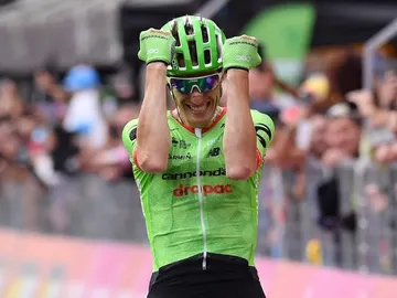 Pierre Rolland celebra su victoria en el Giro de Italia Pierre Rolland celebra su victoria en el Giro de Italia