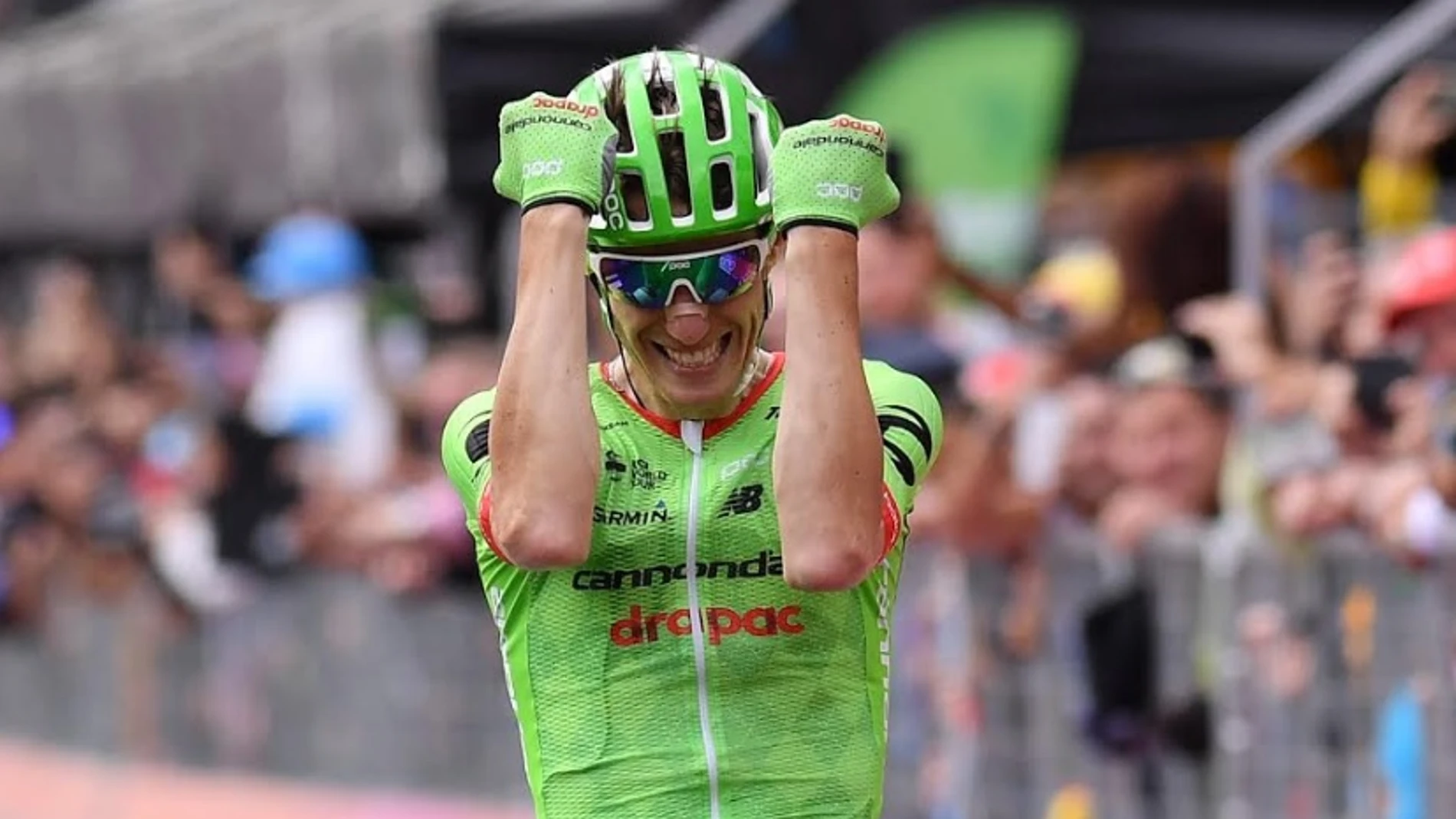 Pierre Rolland celebra su victoria en el Giro de Italia Pierre Rolland celebra su victoria en el Giro de Italia
