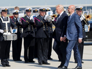 Donald Trump junto al primer ministro de Bélgica, Charles Michel