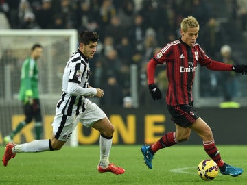 Morata, en su etapa de la Juventus, jugando contra el Milan