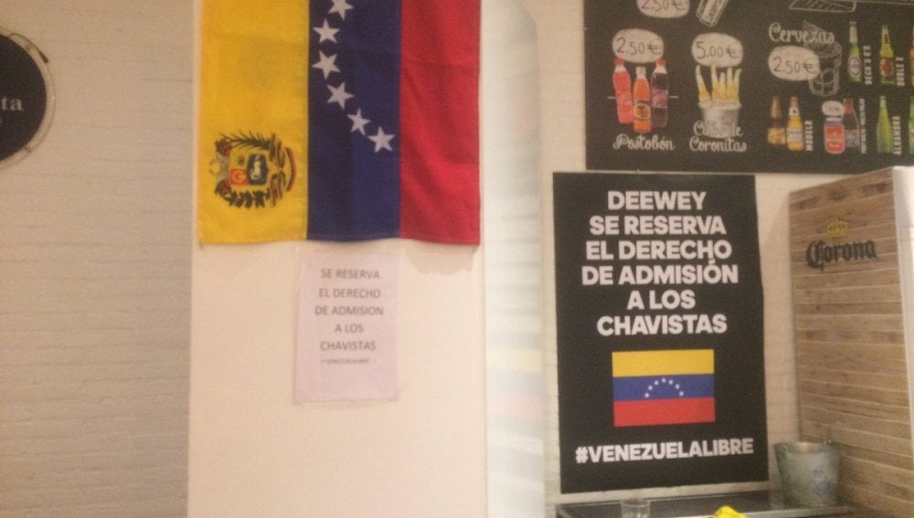 Cartel contra "los chavistas" en un restaurante