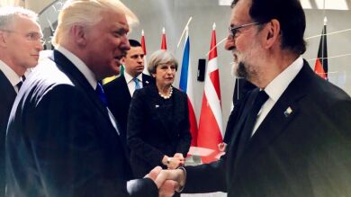 Rajoy saluda por primera vez a Trump y Macron en el marco de la cumbre de la OTAN