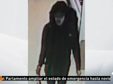 Frame 104.459 de: La Policía británica halla material explosivo en una redada tras el atentado de Mánchester Frame 104.459 de: La Policía británica halla material explosivo en una redada tras el atentado de Mánchester