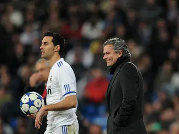 Arbeloa, junto a Jose Mourinho en la banda del Bernabéu Arbeloa, junto a Jose Mourinho en la banda del Bernabéu
