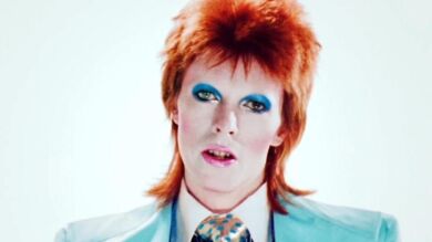 Gillian Anderson sorprende al aparecer como David Bowie en 'American Gods'