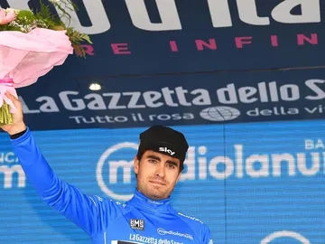 Mikel Landa celebra su triunfo en la etapa 19 del Giro Mikel Landa celebra su triunfo en la etapa 19 del Giro
