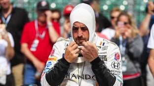 Fernando Alonso, en el &oacute;valo de Indian&aacute;polis