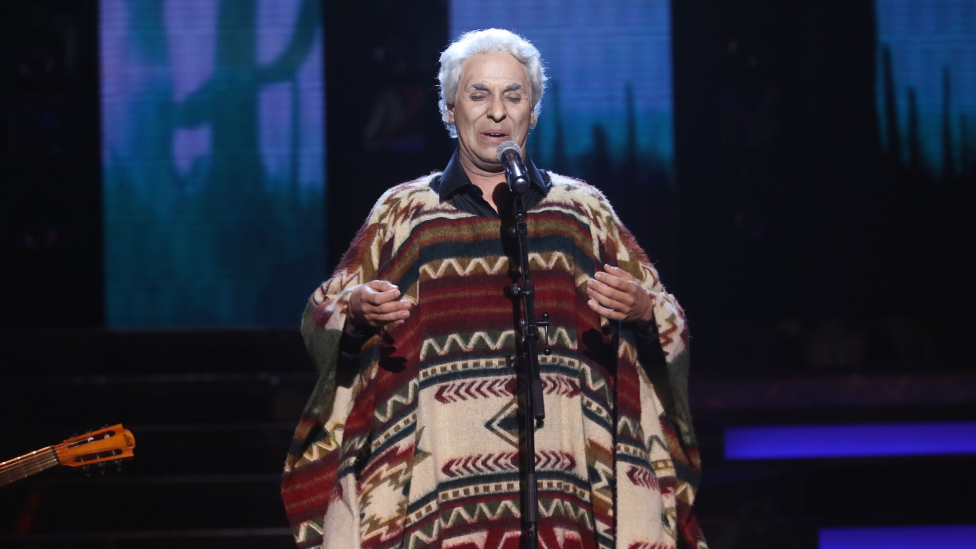 Crist&oacute;bal Garrido se atreve a cantar la ranchera &lsquo;En el &uacute;ltimo trago&rsquo; como Chavela Vargas