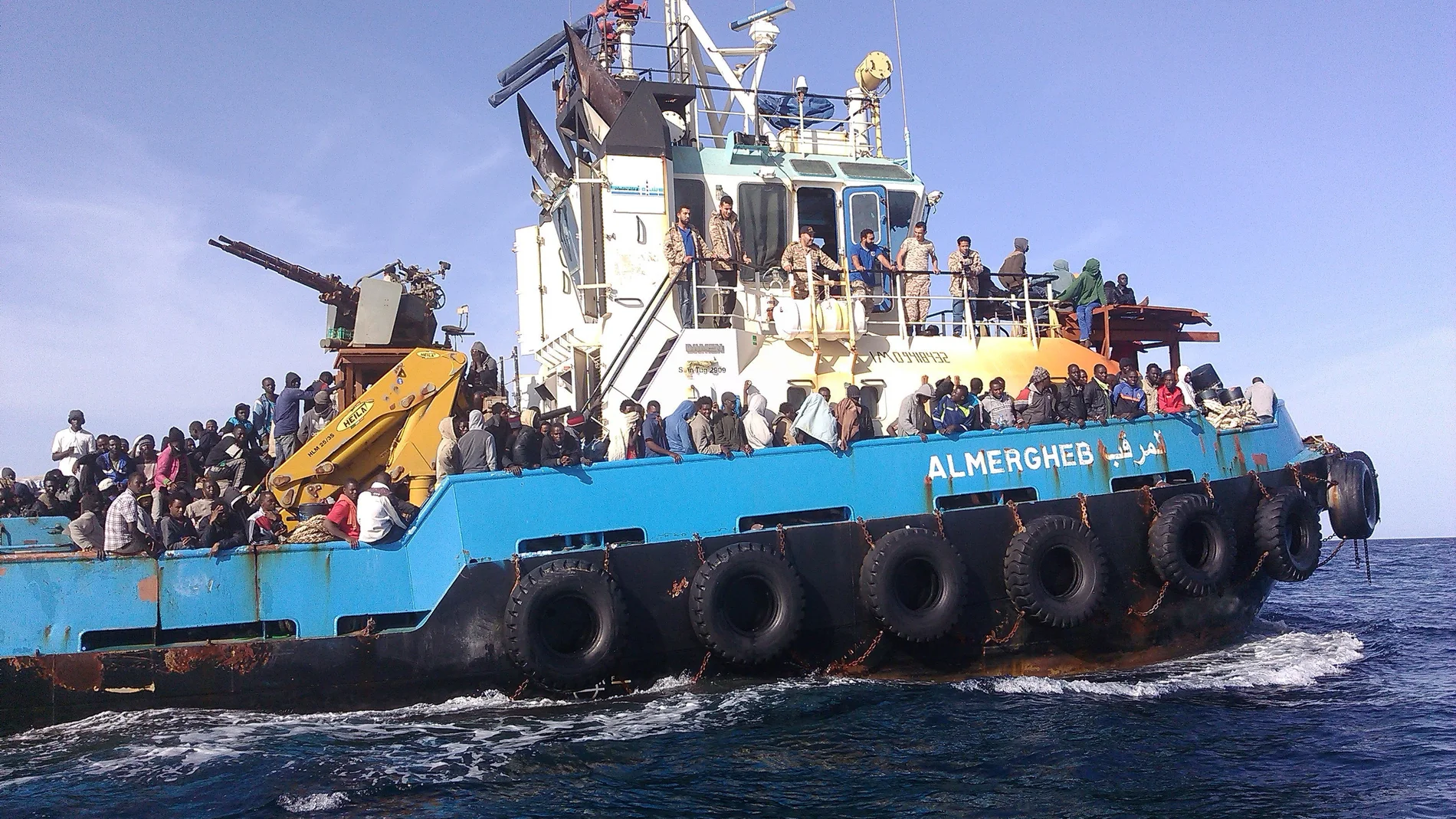 Guardacostas libios trasladaban al puerto de Misrata, a un grupo de unas 500 personas de distintas nacionalidades Guardacostas libios trasladaban al puerto de Misrata, a un grupo de unas 500 personas de distintas nacionalidades