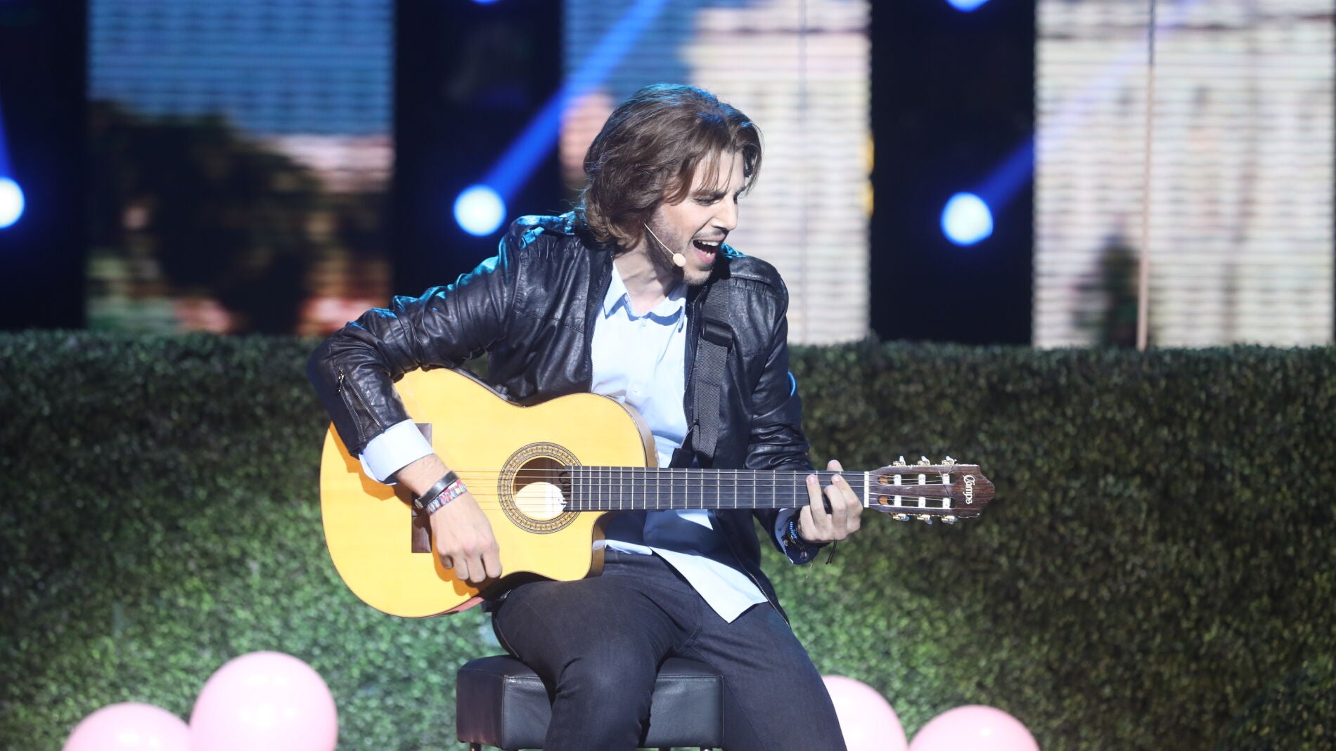 Ra&uacute;l Ogalla llena de valor el plat&oacute; con &lsquo;Mujer de las mil batallas&rsquo; de Manuel Carrasco