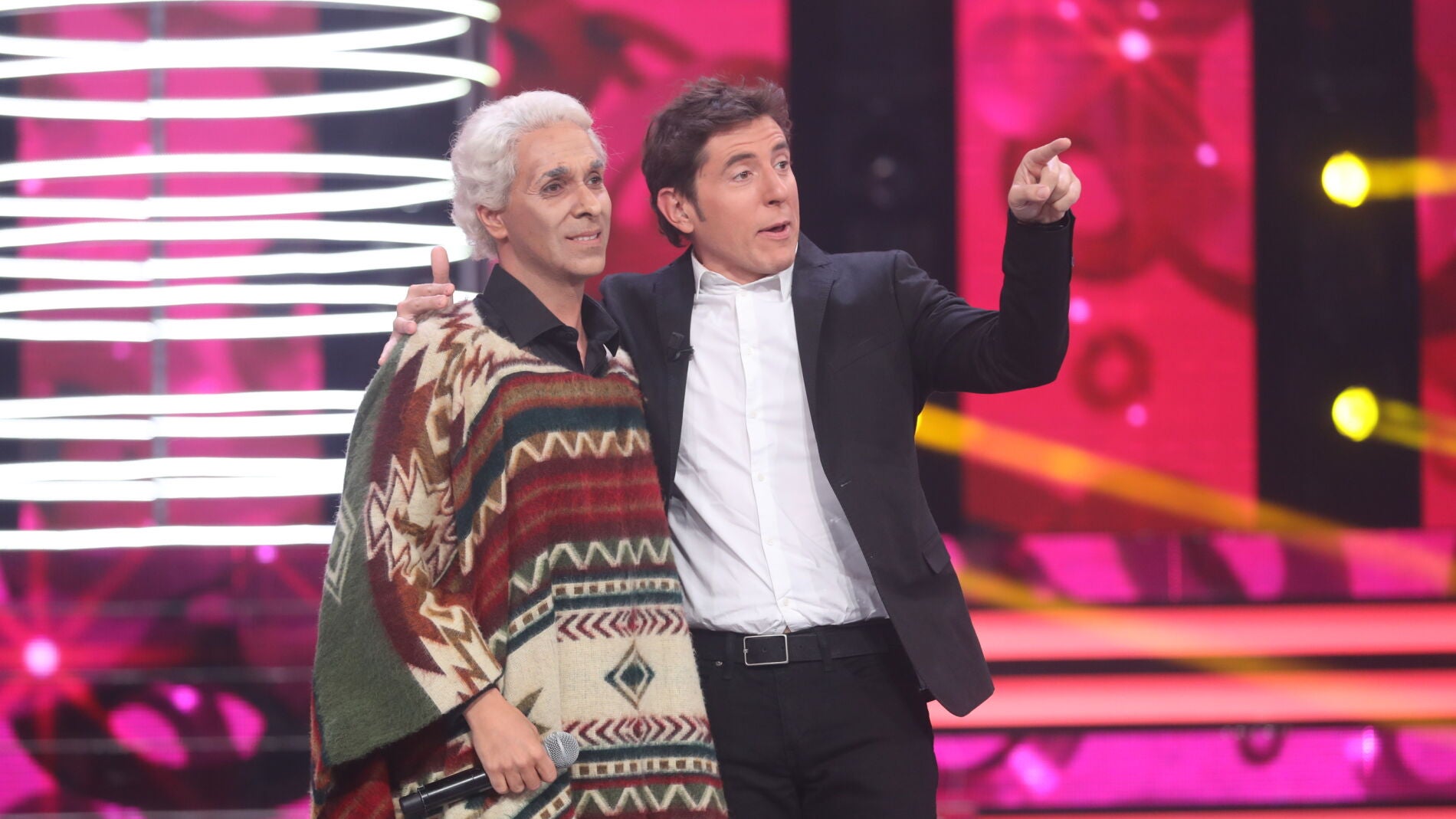 Crist&oacute;bal Garrido, un aut&eacute;ntico mexicano cantando por Chavela Vargas