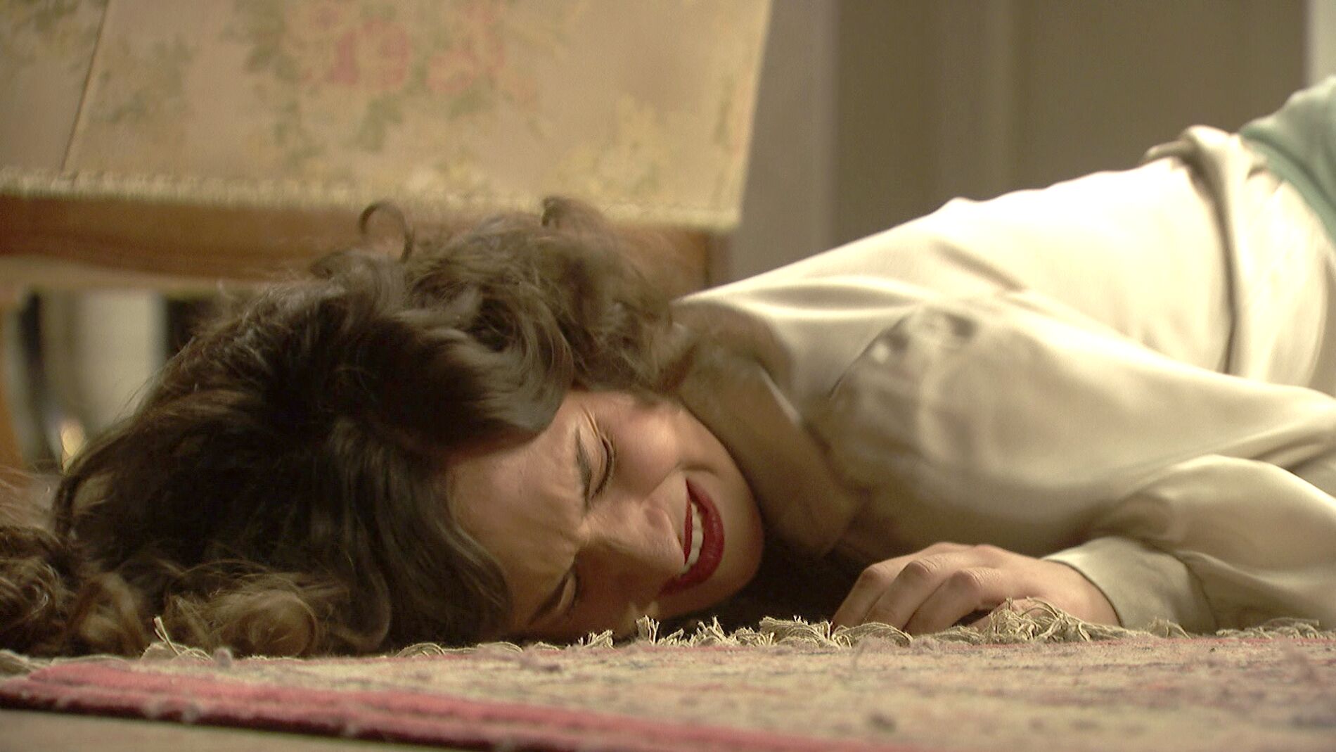 Luc&iacute;a arremete contra Camila con toda su furia