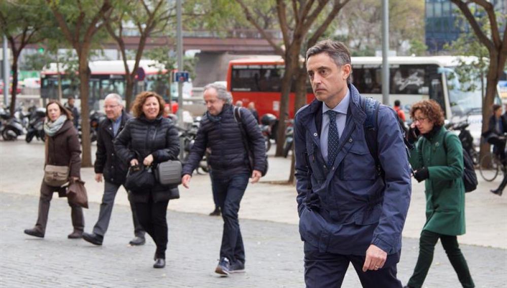 El fiscal Emilio Sánchez Ulled llega a la Ciutat Judicial