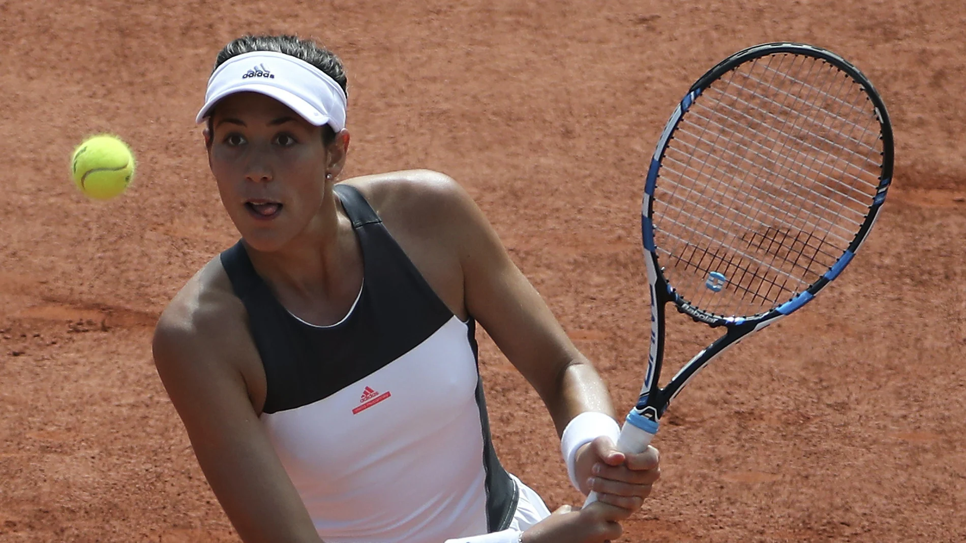 Garbiñe Muguruza espera la bola en un partido Garbiñe Muguruza espera la bola en un partido