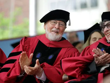 John Williams durante el acto de graduación John Williams durante el acto de graduación