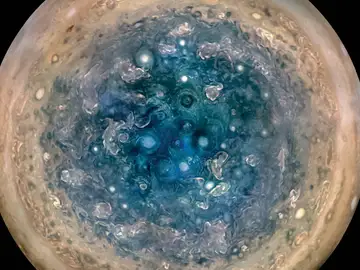 Imagen desde el interior de los anillos de Júpiter captada por JUNO Imagen desde el interior de los anillos de Júpiter captada por JUNO