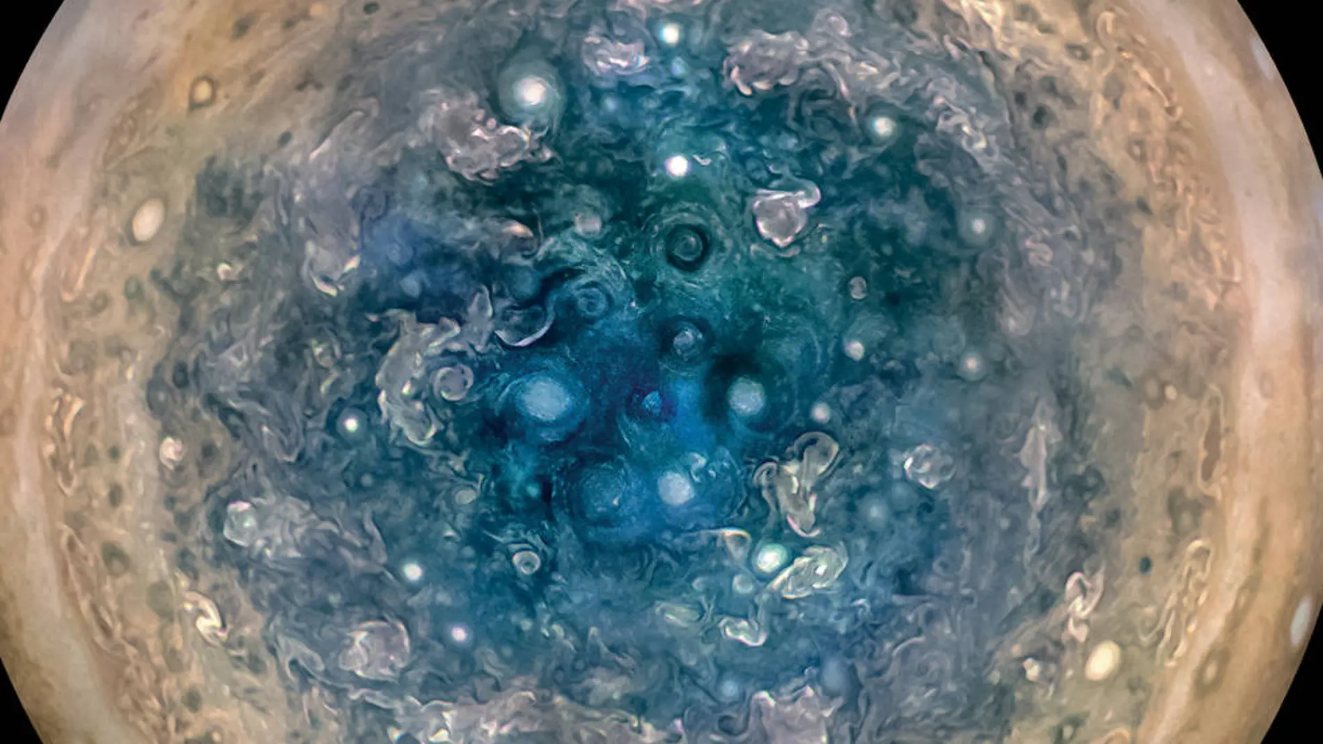 Imagen desde el interior de los anillos de Júpiter captada por JUNO Imagen desde el interior de los anillos de Júpiter captada por JUNO