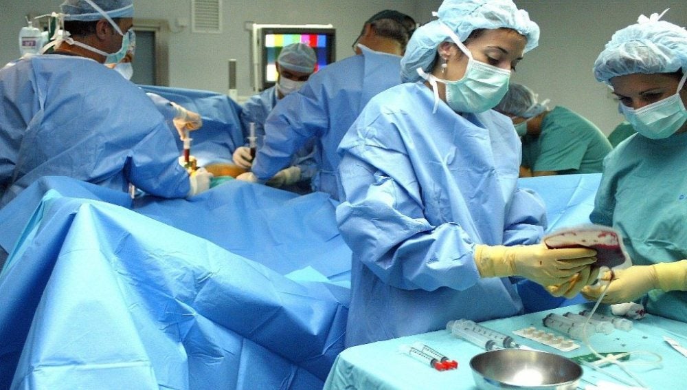 Enfermeras en un quirófano