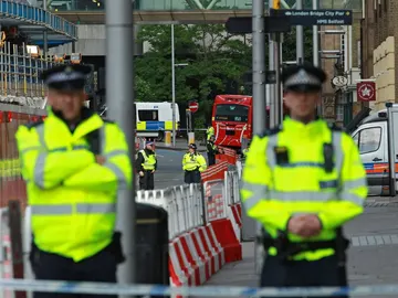 Varios agentes en las inmediaciones del ataque de Londres Varios agentes en las inmediaciones del ataque de Londres