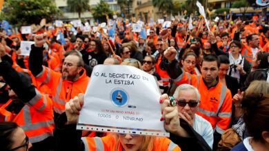 Los estibadores inician este lunes la huelga en defensa de sus puestos de trabajo