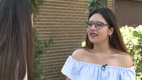 Alba Saskia, autora de 'Con un par de alas' Alba Saskia, autora de 'Con un par de alas': "De todo se puede sacar algo bueno y eso es lo que nos hace resurgir y ser mejores"