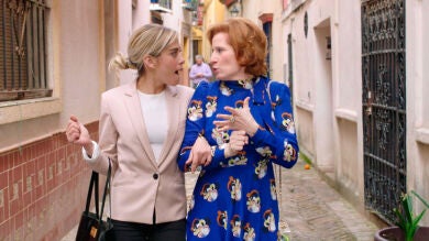 Dolores le cuenta a Carmen su historia de amor con Celia