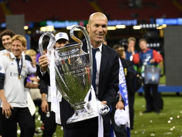 Zidane con la Duodécima Copa de Europa del Real Madrid